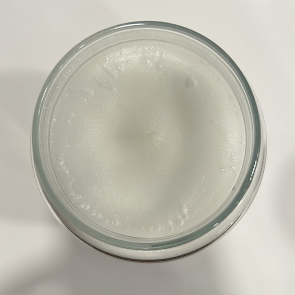 Yankee Candle ‘Sweet Vanilla Horchata’ candle 🕯️ - Picture 2 of 3